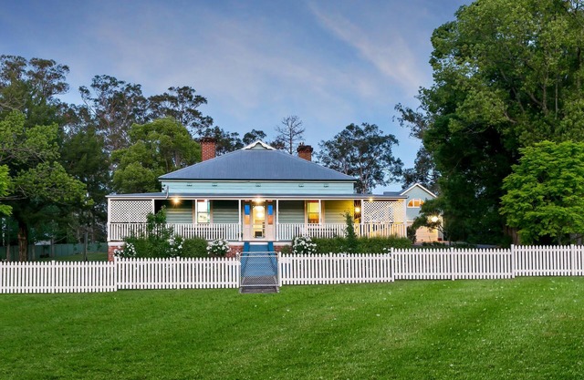 Aquila - Not just a room with a view! - Amazing valley views, 4 bedrooms with a pool