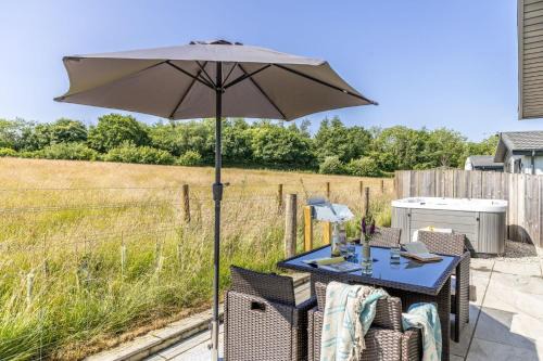 Poppy, 5 Roadford Lakes Lodges