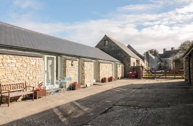 Poppy Cottage, LLANTWIT MAJOR