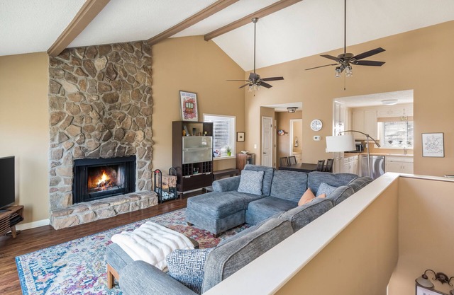 Popular Golf Resort w/pickleball, tennis, pools, lake, trails & tavern.