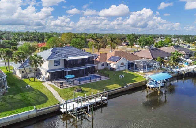 Port Charlotte 4 Bedroom Pool Vacation Home on Canal
