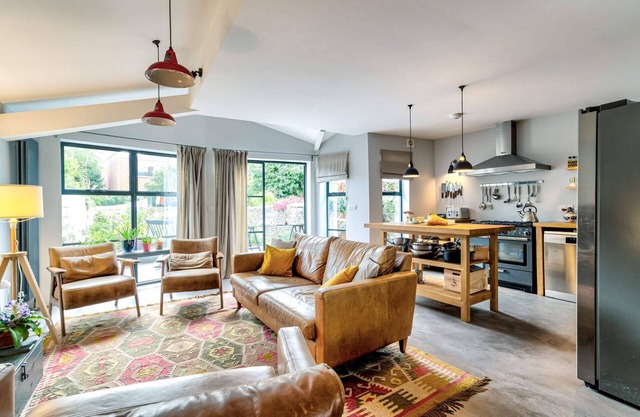Spacious, elegant and spotlessly clean Oxford House