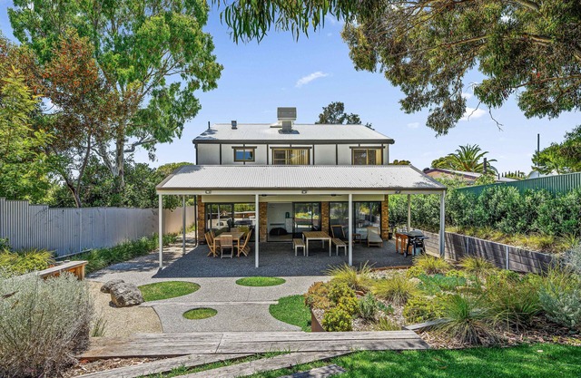 Port of Call - 9 Guests | 4 Bedrooms | 7 Beds | 2 Bathrooms - Master Bedroom: Queen bed, Bedroom 2: Queen bed, Bedroom 3: 2 Single beds, Bedroom 4: Single bed, Rumpus Room: 2 Single beds
