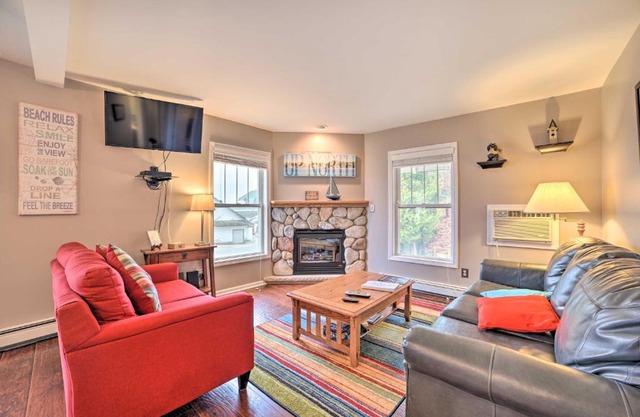 Portage Lake Condo with Deck and Pool Access!