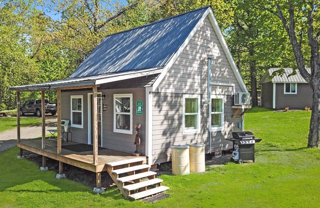 Portage Lakeside Cabins, The Moose Shed