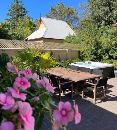Porters Cottage Oasis