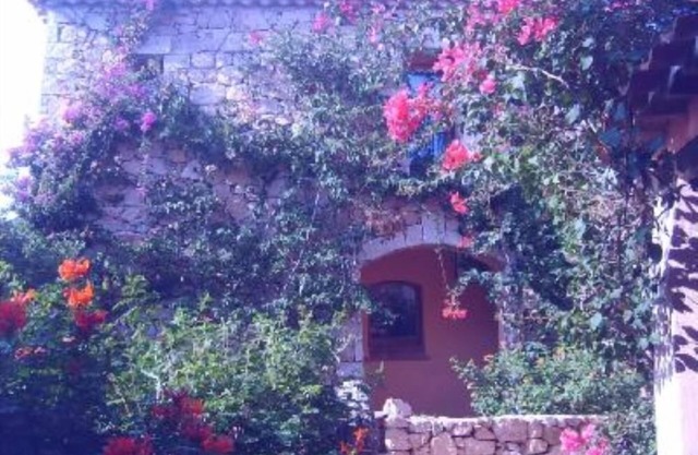 PORTO CERVO: Villa avec 3 chambres, 2 salles de bains, grande terrasse, piscine en copropriété