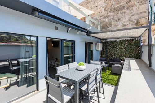Porto City Holidays by Douro River