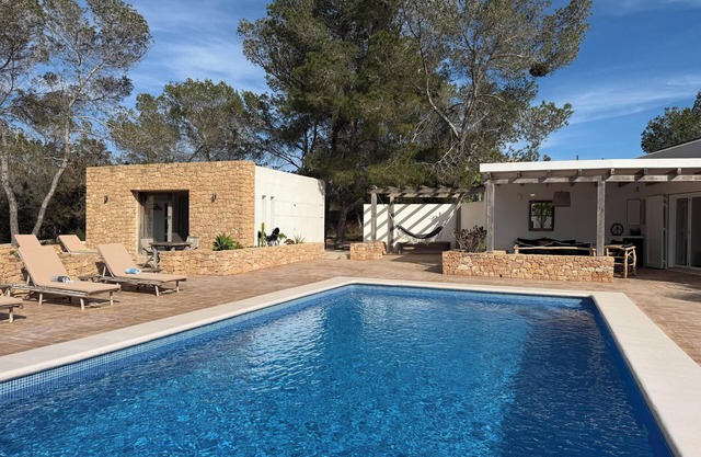 PORTO SALER, VUE MER IBIZA ET VEDRA, PISCINE CHAUFFEE, PETANQUE, TOUT CONFORT.