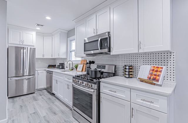 Posh Living Spacious 4-bedroom Duplex Plainfield