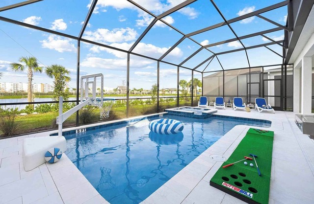 Posh Paradise | BEST location & in-house amenities: luxe pool, arcade, theme BRs