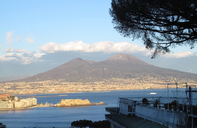 POSILLIPO studio "entrée séparée" FS avec terrasse, salle de bains, 3 lits +1