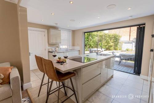 Pottery Place by Grandeur Property