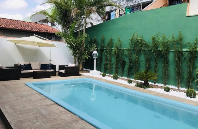 Suite Quadruple Pousada avec piscine, climatisation et Netflix - à 100 mètres de la mer