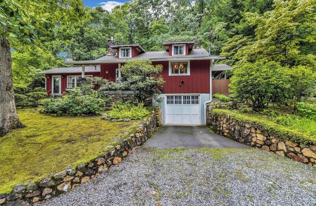 Power, water & internet! 4BR near Ridgecrest
