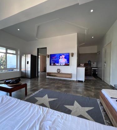 powerhomes the pari pari lake view villa