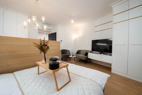 Poznań Żelazko - Old Town Studio, Top location - by Rentujemy
