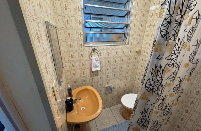 Property 50 meters from Canto do Forte beach. Best neighborhood in Praia Grande.