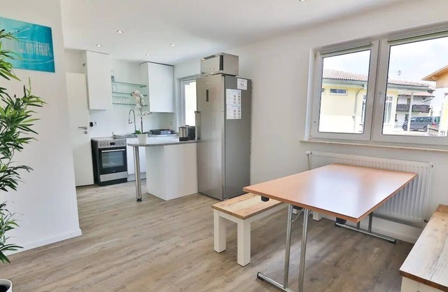 Practical holiday apartment on the lake, also for