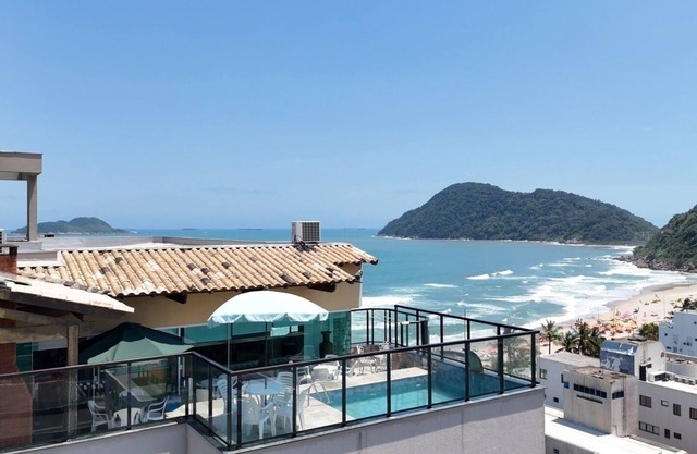 Praia do Tombo Guarujá Coverage - Right on the sand, the best comfort for your family