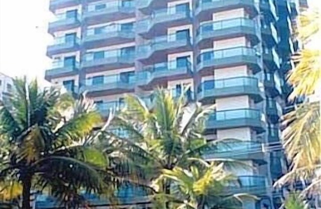 Appartement 2 chambres à coucher, 2 salles de bains, bâtiment en front de mer