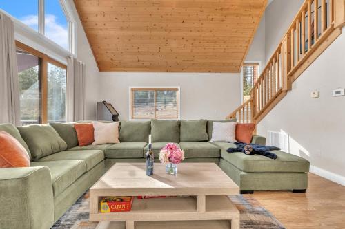 Prasad Retreat - Sunny Home with Deck & Air Hockey home