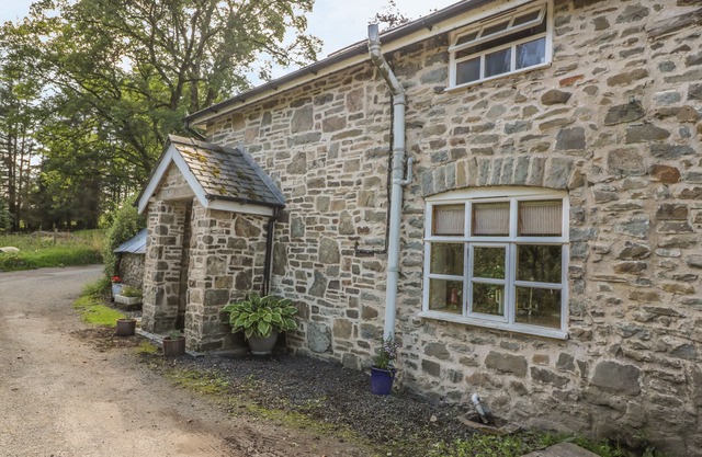Preacher's Cottage, LLANBADARN FYNYDD