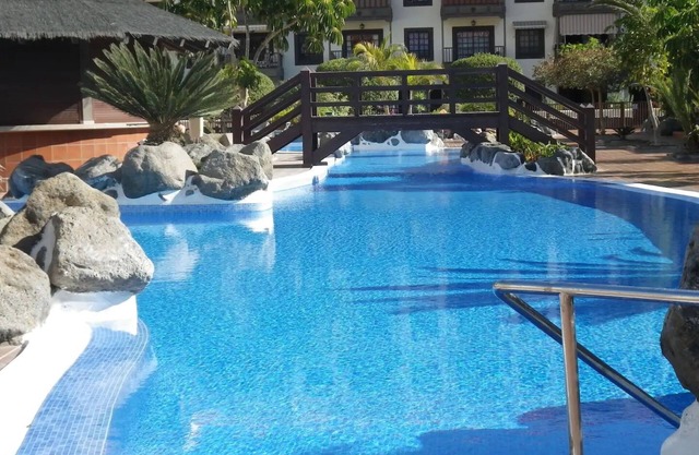 Precioso Apartamento con Piscina Junto al mar