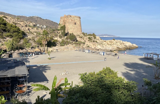 Precioso Piso Recién Reformado Todo a Estrenar en Primera Línea de Playa