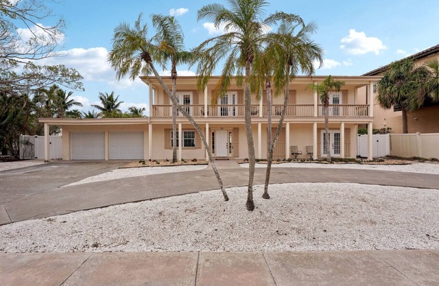 Belle mise à jour Pool Home sur la célèbre St. Cercle Armand, Sarasota, Floride