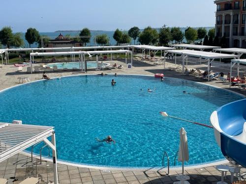 Premier Fort Beach-Luxury Studio-First Line Resort