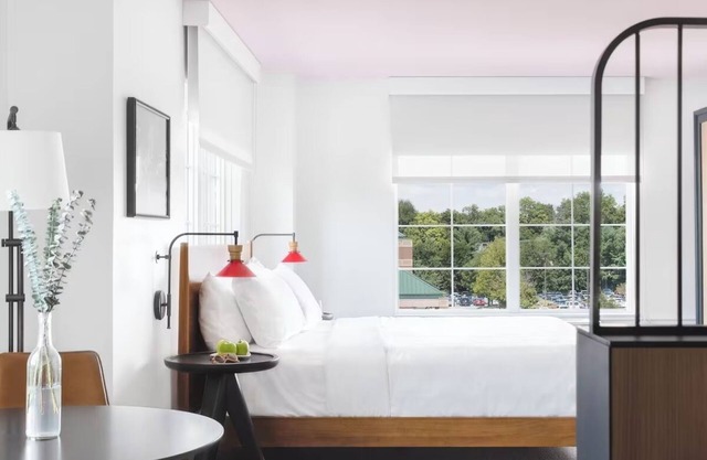 Premier Gardener Stay, Elwood Hotel & Suite, Downtown Life