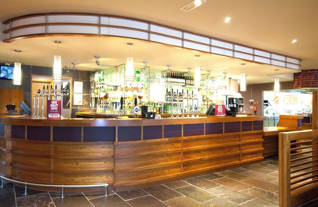 Premier Inn M77 J4