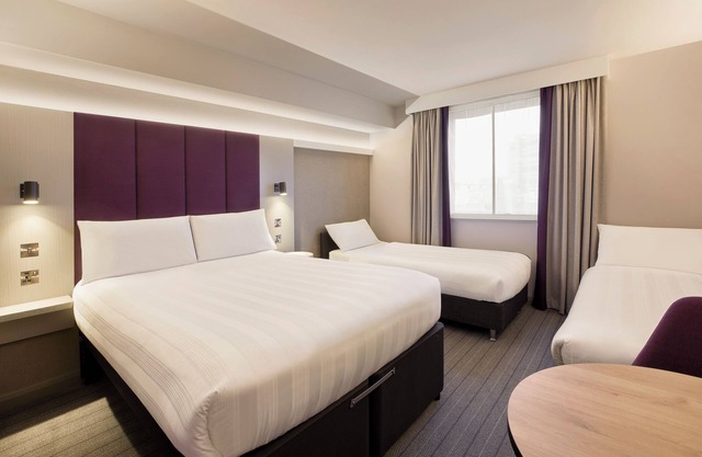 Premier Inn London Gatwick Manor Royal