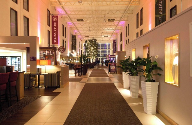 Premier Inn London Heathrow Airport T2 & T3 - Bath Road