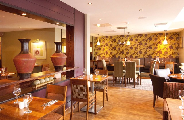 Premier Inn Sunbury Kempton Pk