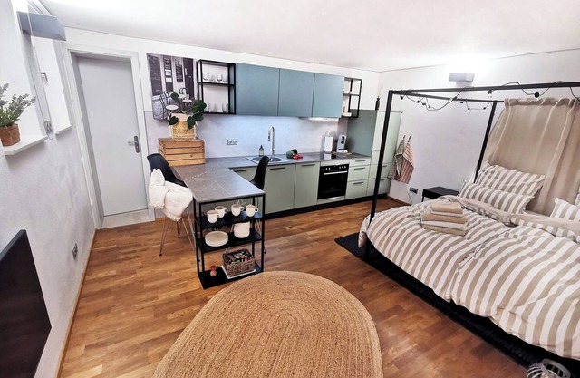 Premium central with garden and view