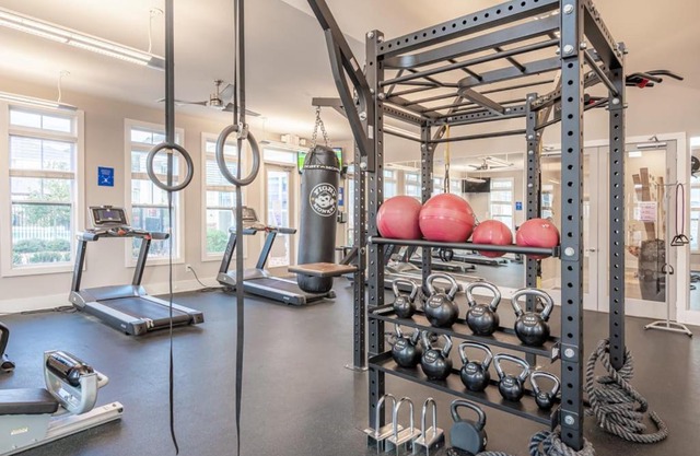 Viagem Premium 2BR with Workspace, Balcony and Gym