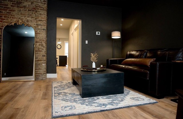 Premium accommodations for up to 4 people in the heart of Downtown Greensburg