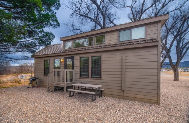 Deluxe Cabin 319 Sleeps 6 (1 Bedroom w / loft and sofa sleeper) at Resort