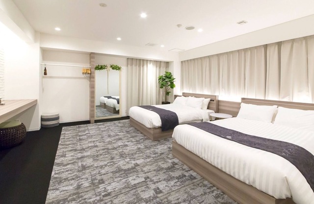 Premium corner twin room without meals plan / Osaka Ōsaka
