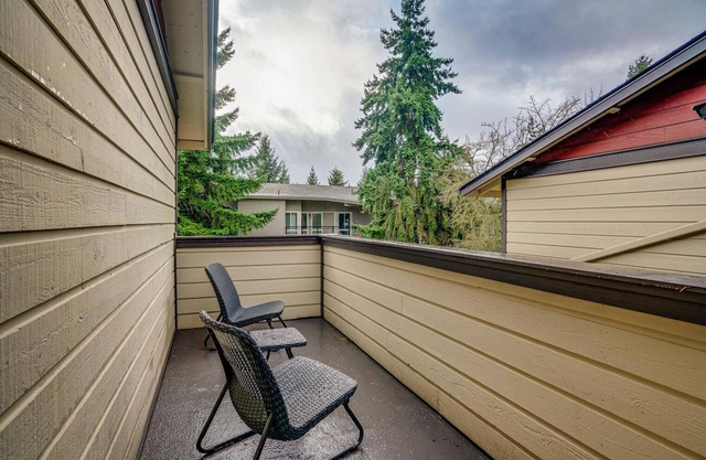 Premium Kirkland 2BR w/Yard & W/D, nr Shops & Dining, by Blueground