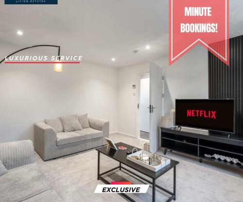 Premium Offers, Last-Minute Secure, 3 Bedroom House, Free Parking, Sleeps Up to 5, Private Garden, Elevate Living Estates Short Lets & Serviced Apartments Northampton