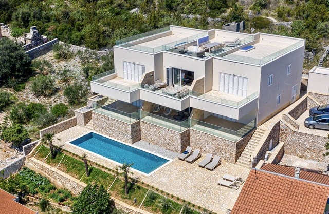 Premium summer house in Vinišće