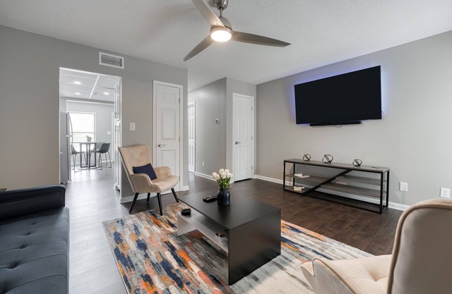 Premium Townhome w/ 2 King Beds & Luxury Bathrooms