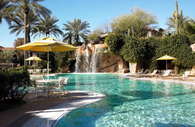 Évadez-vous au soleil de Scottsdale pour le golf, l'entraînement de printemps ou simplement vous détendre au bord de la piscine