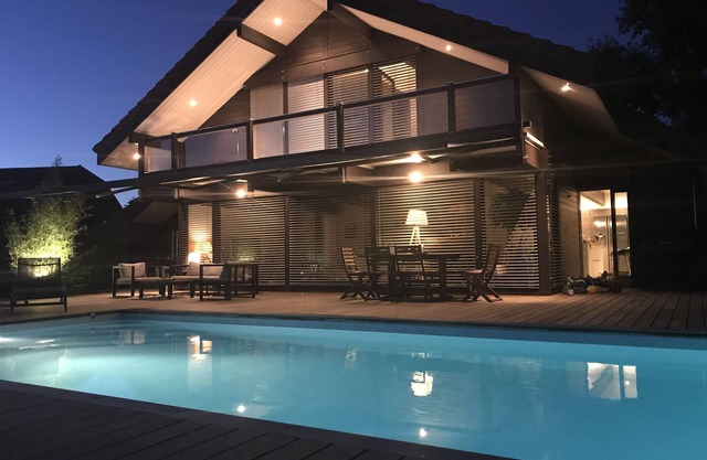 Villa de standing avec piscine, à 10 min d'Annecy
