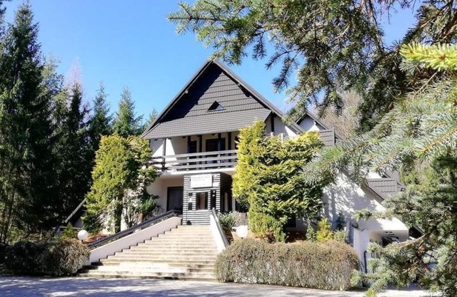Prenočišča MRAZ *** Chambre Classique avec lits jumeaux, salle de bains privée, balcon, vue sur les collines