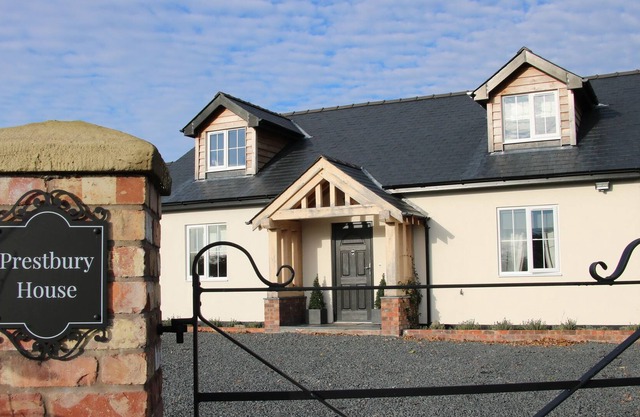 Prestbury House, LLANDRINIO