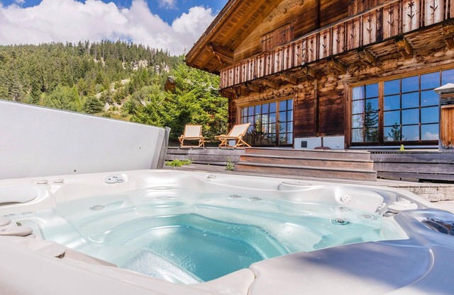 Chalet de prestige au départ de toutes les randonnées et accès Crans Montana
